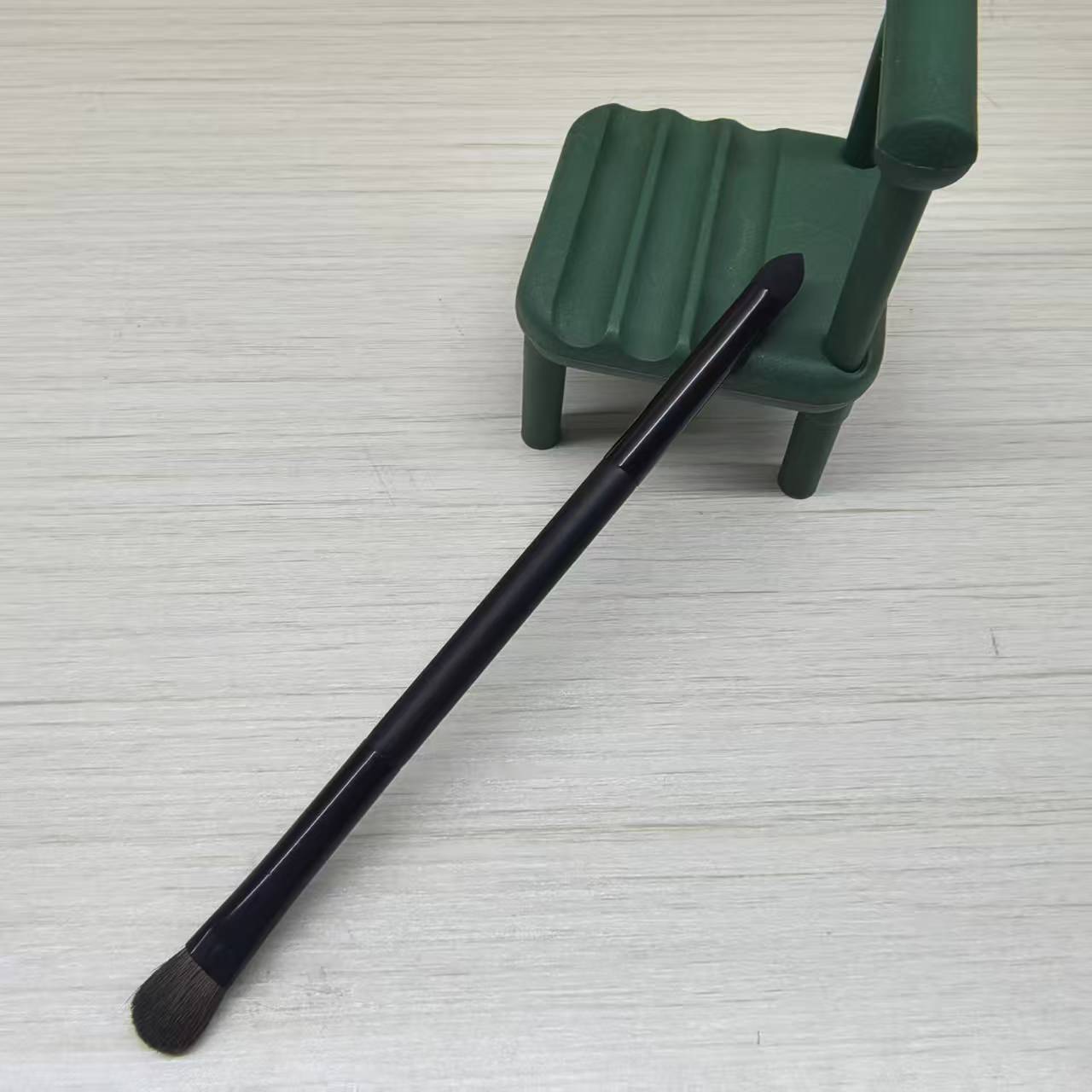 Eyeshadow brush