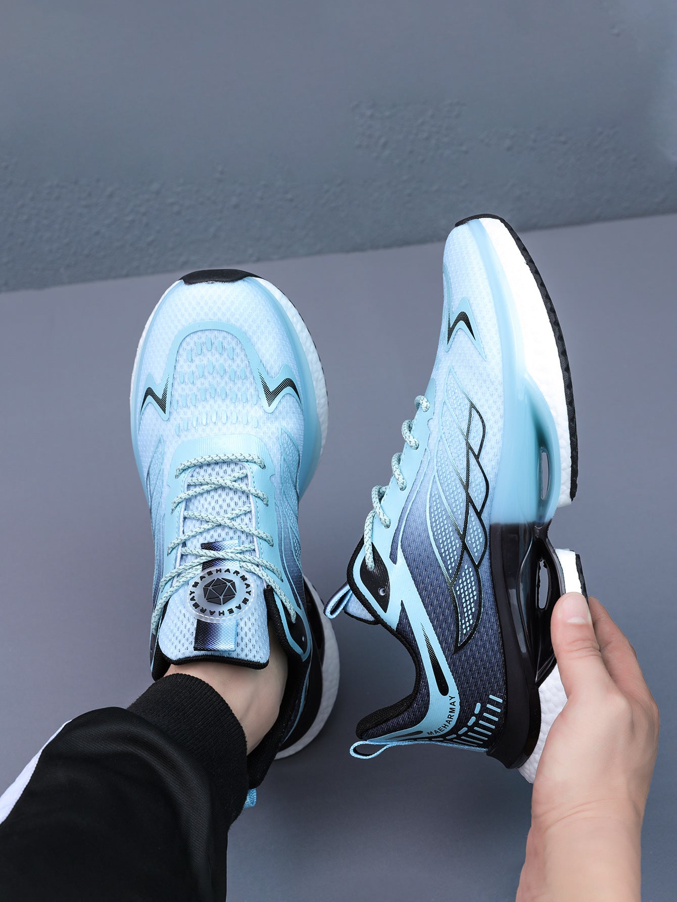 Breathable Mesh Running Shoes for Sports and Daily Gym Wear