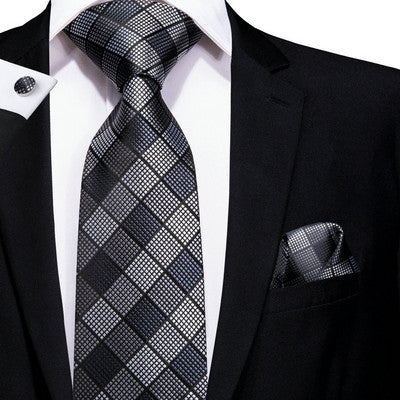 Small-Batch Cashmere-Like Ties with Flexible Manufacturing