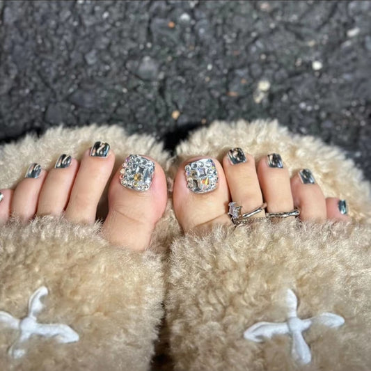 fake toenail pieces