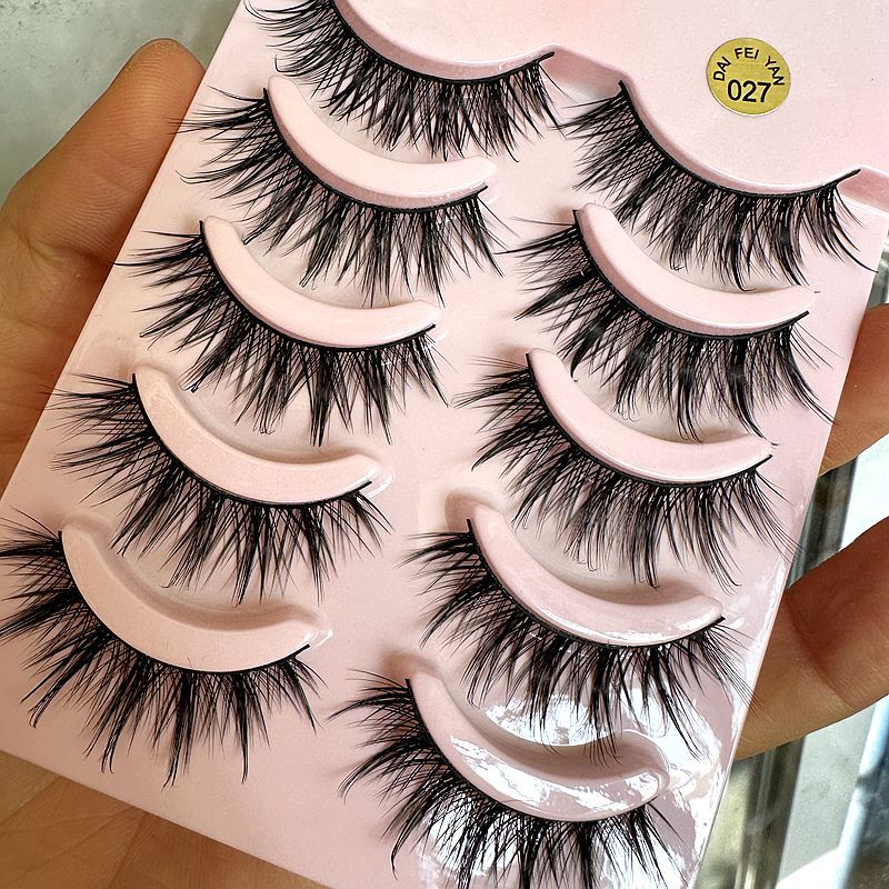 False eyelashes