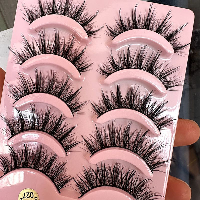 False eyelashes