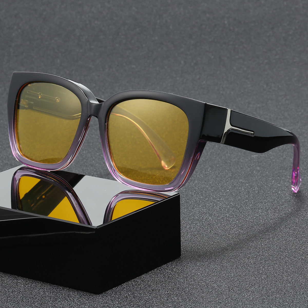 Fashion Polarized Clip-On Sunglasses Square Frame