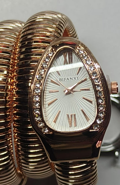 Fashion Snake Bracelet Quartz Watch