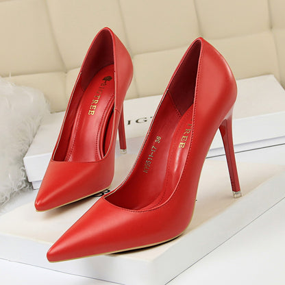 Fashionable and minimalist women's shoes