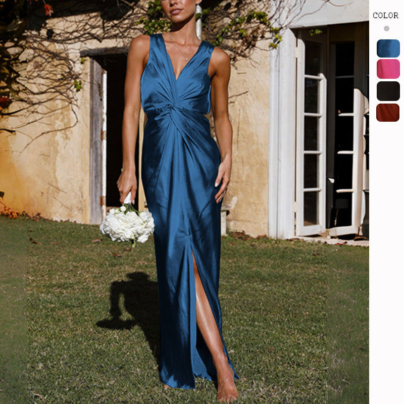 Fashionable and sexy deep V-neck sleeveless backless dress