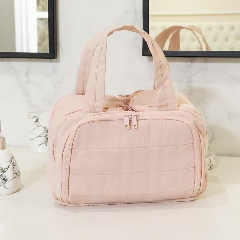 Fashionable and Simple Makeup Bag