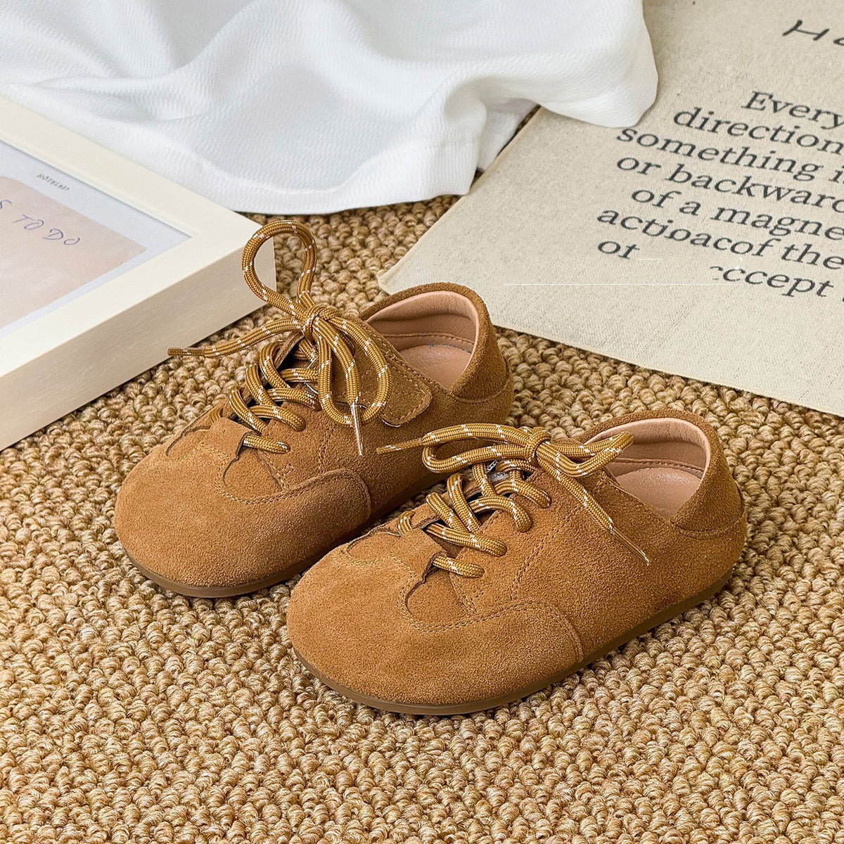 Fashionable and versatile bean shoes for boys