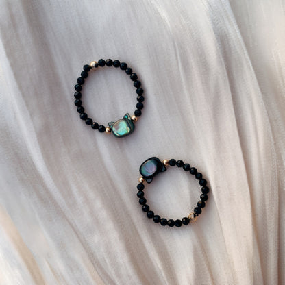 Fashionable Black Spinel Cat Ring with Freshwater Shell