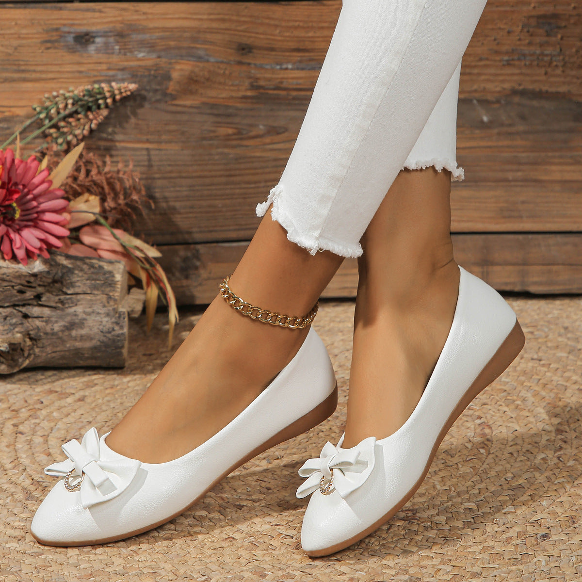 Fashionable butterfly shoes