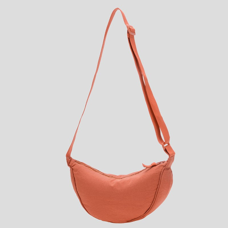 Fashionable crescent-shaped crossbody bag