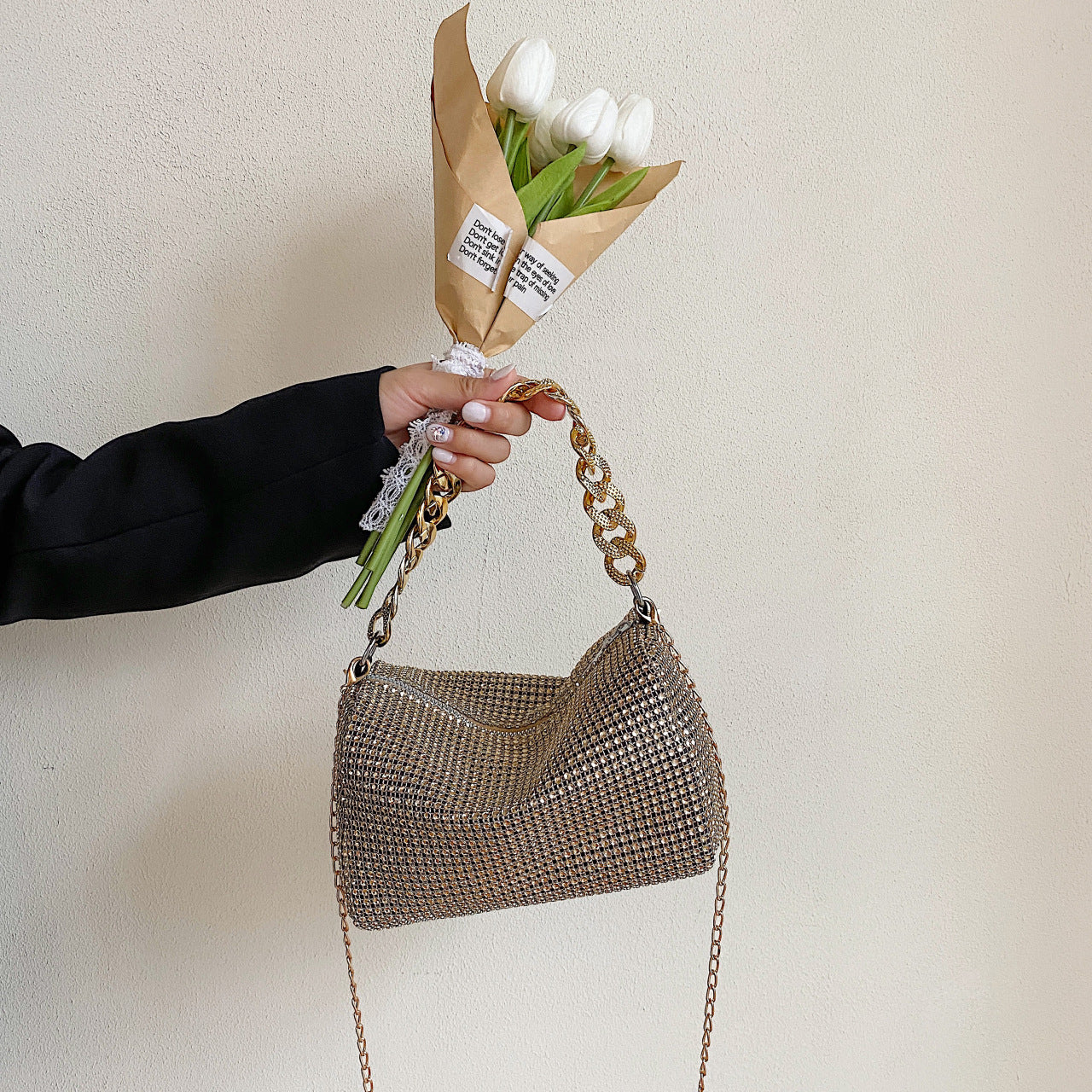 Fashionable crossbody bag