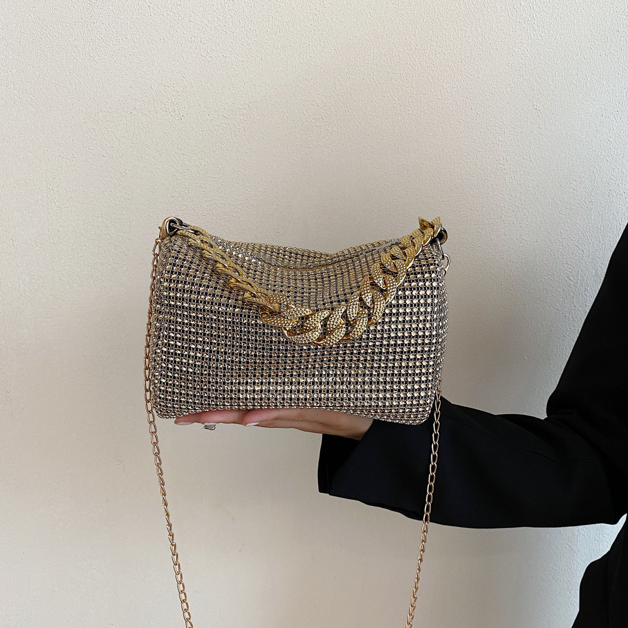 Fashionable crossbody bag