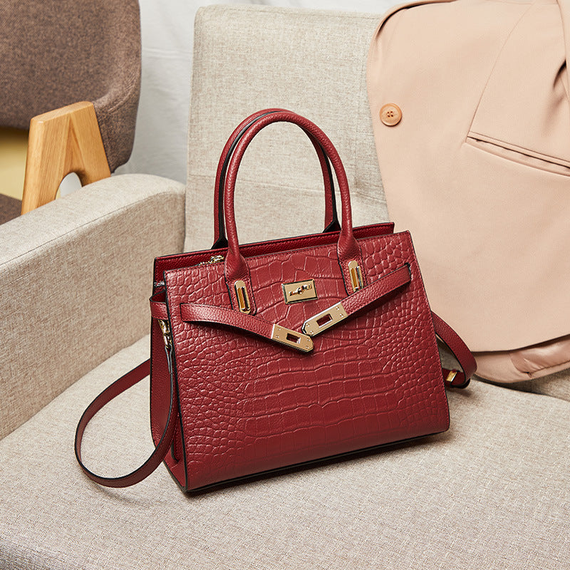 Fashionable genuine leather handbag
