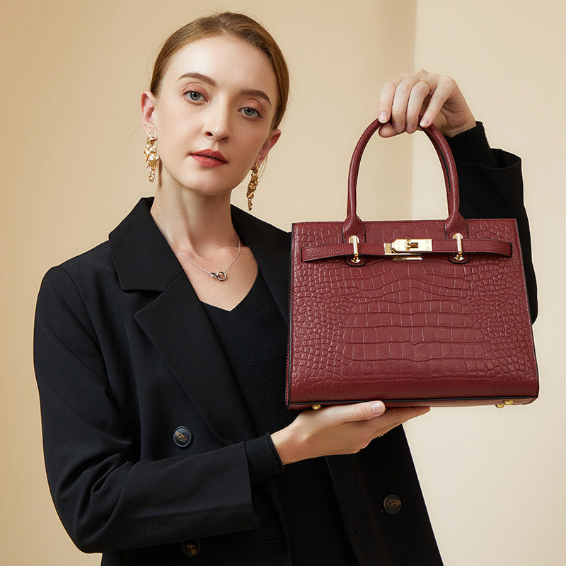Fashionable genuine leather handbag