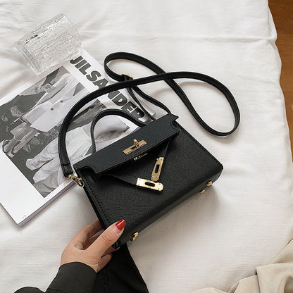 Fashionable Handheld Bag