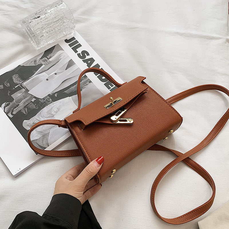 Fashionable Handheld Bag