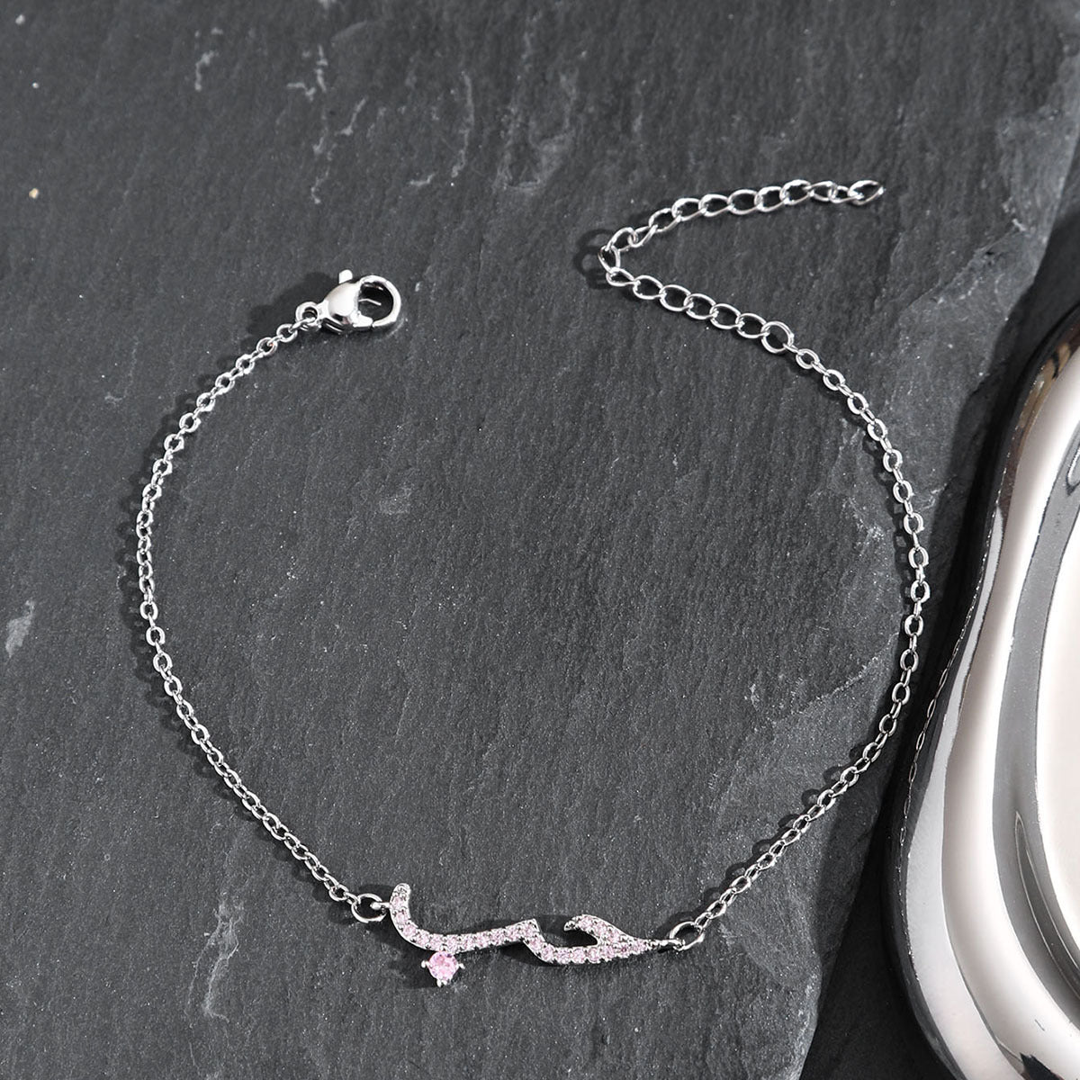 Fashionable lady's bracelet