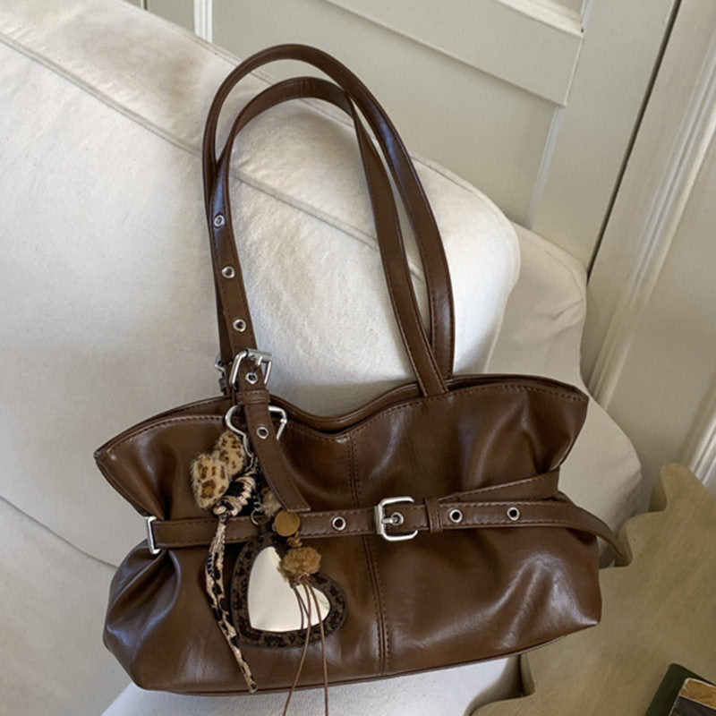 Fashionable large-capacity shoulder bag