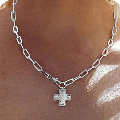 Fashionable necklace accessory