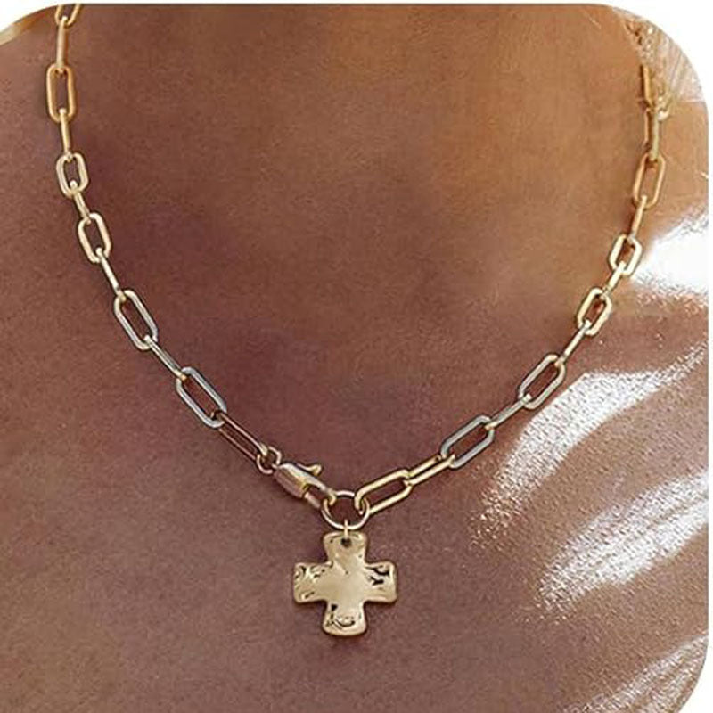 Fashionable necklace accessory