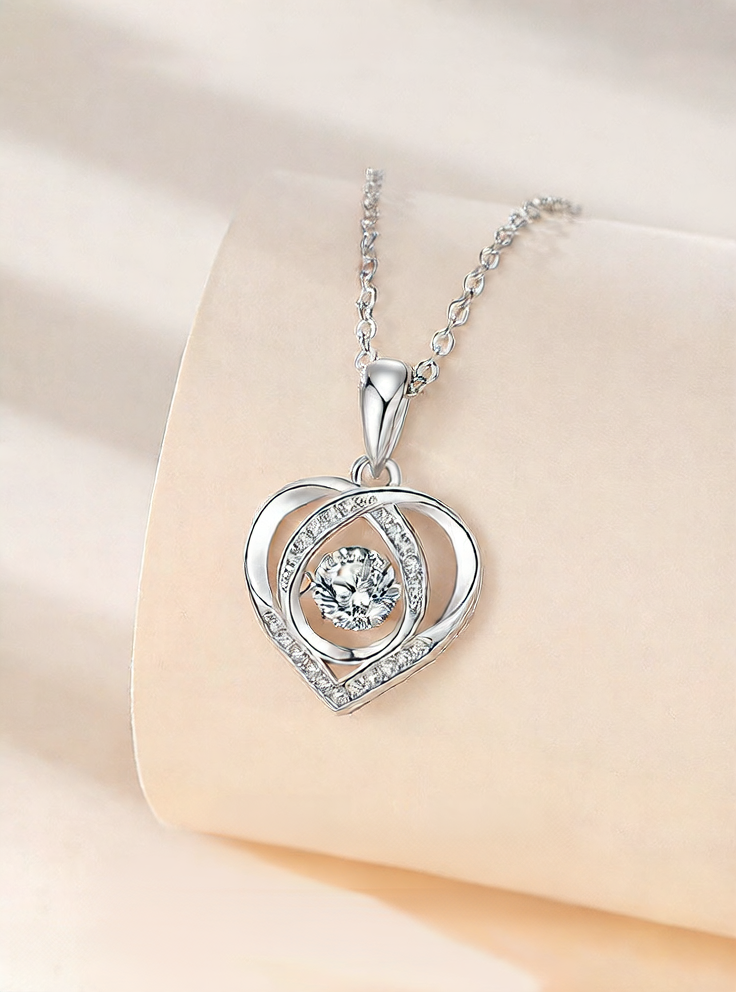 Fashionable Premium Heart-Shaped Necklace