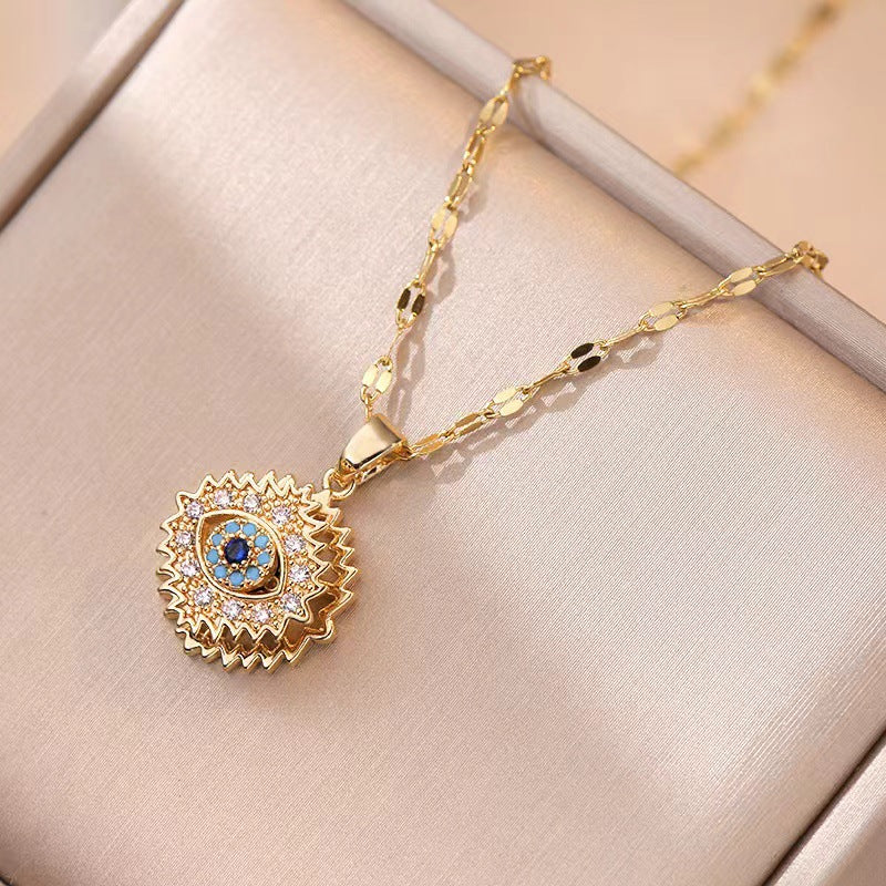 Fashionable retro-style clavicle necklace
