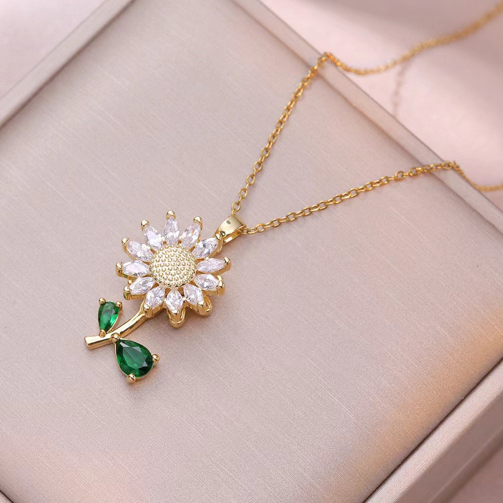 Fashionable retro-style clavicle necklace