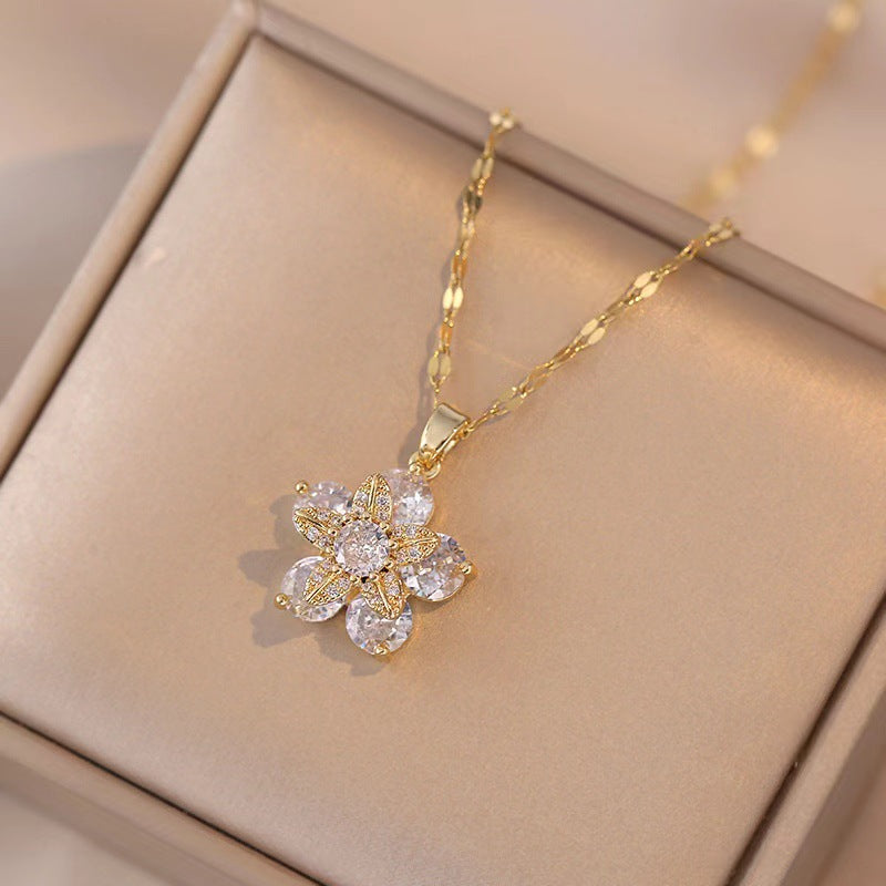 Fashionable retro-style clavicle necklace
