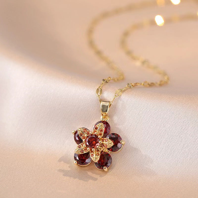 Fashionable retro-style clavicle necklace