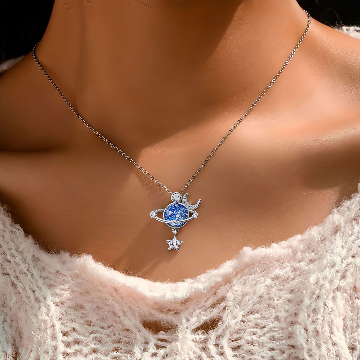 Fashionable Rhinestone Pendant