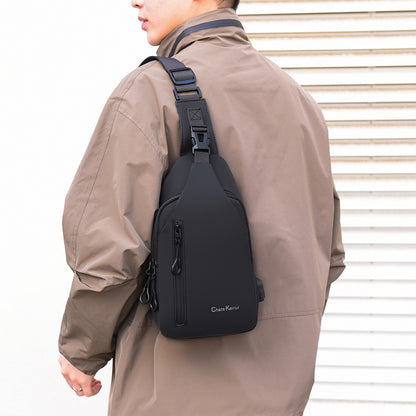 Fashionable shoulder and crossbody bag