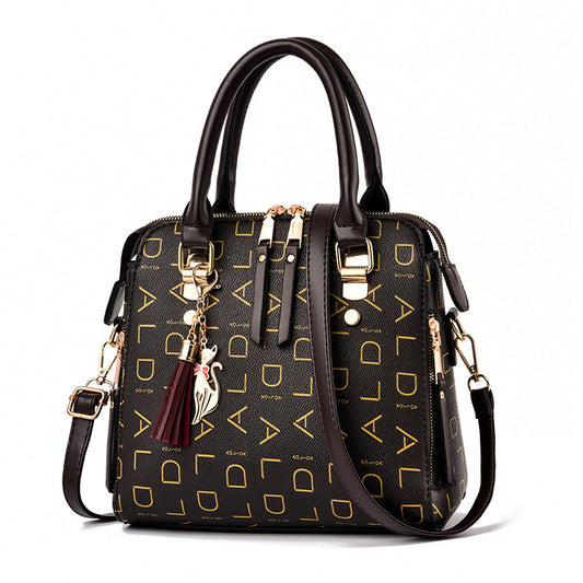 Fashionable shoulder bag