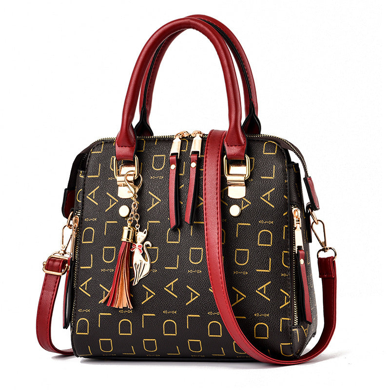 Fashionable shoulder bag