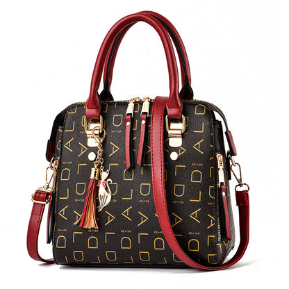 Fashionable shoulder bag