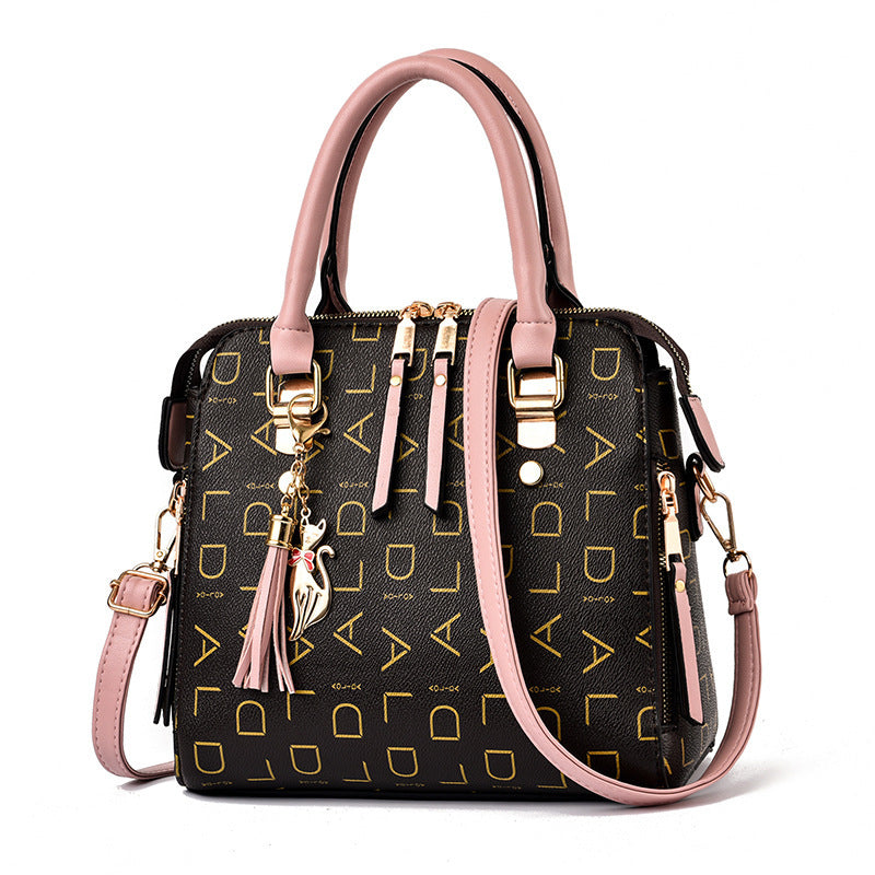 Fashionable shoulder bag