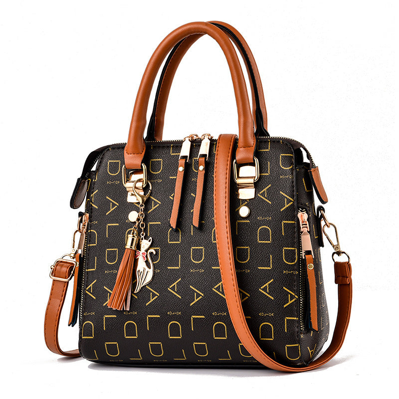 Fashionable shoulder bag