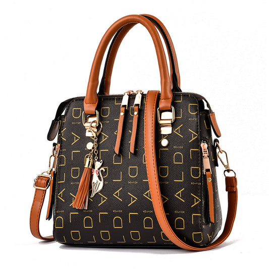 Fashionable shoulder bag