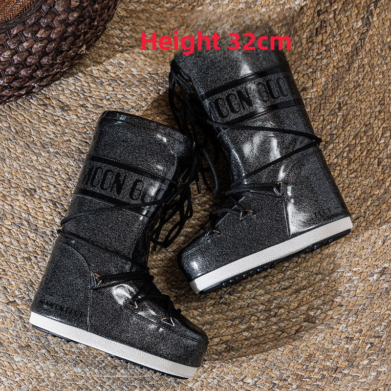 Fashionable snow boots