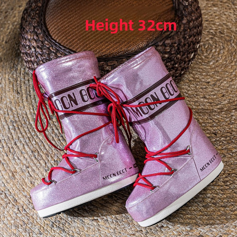 Fashionable snow boots