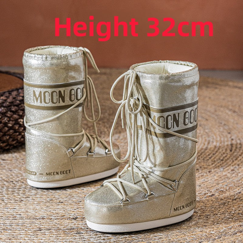 Fashionable snow boots
