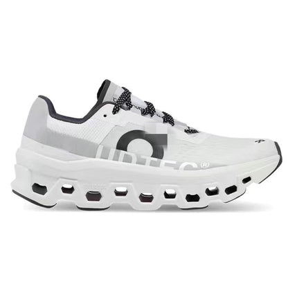 Fashionable sports shoes