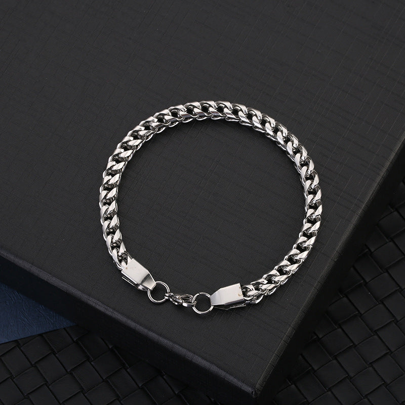 Fashionable stainless steel bracelet