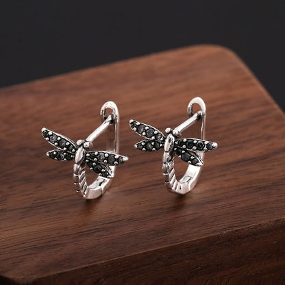 Fashionable stud earrings, versatile