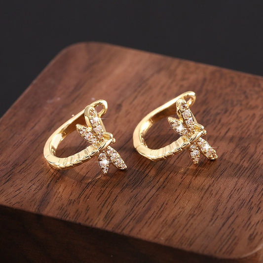 Fashionable stud earrings, versatile