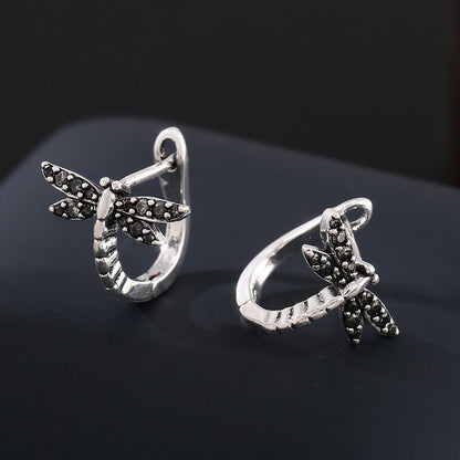 Fashionable stud earrings, versatile
