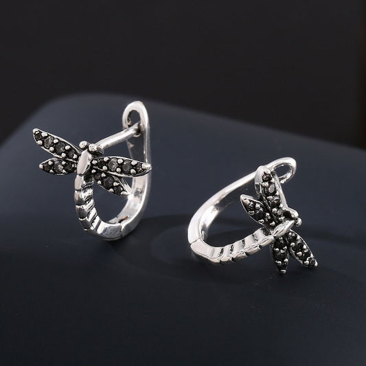 Fashionable stud earrings, versatile
