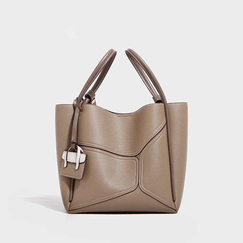 Fashionable versatile bag