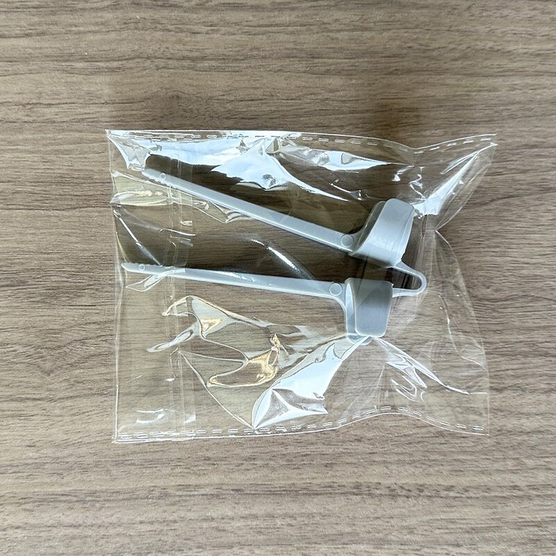 Finger Clips for Lazy Auxiliary Chopsticks