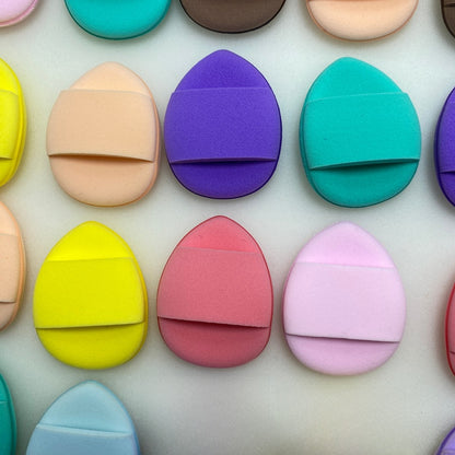 Fingertip powder puff